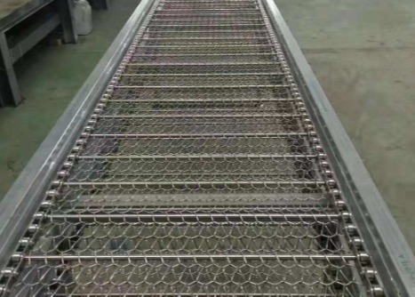 1 1.5 2 Meters Wide 304 Stainless Steel Chain Mesh Belt For Industrial Transportation