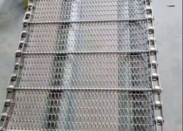 Vertical Cooling Conveyor System SS Chain Mesh Conveyor Belt Plain Weave Rustproof